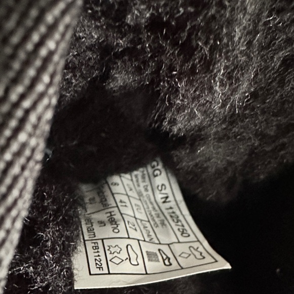 Ugg Raincloud tall boots, black size 10, never worn - Picture 4 of 6